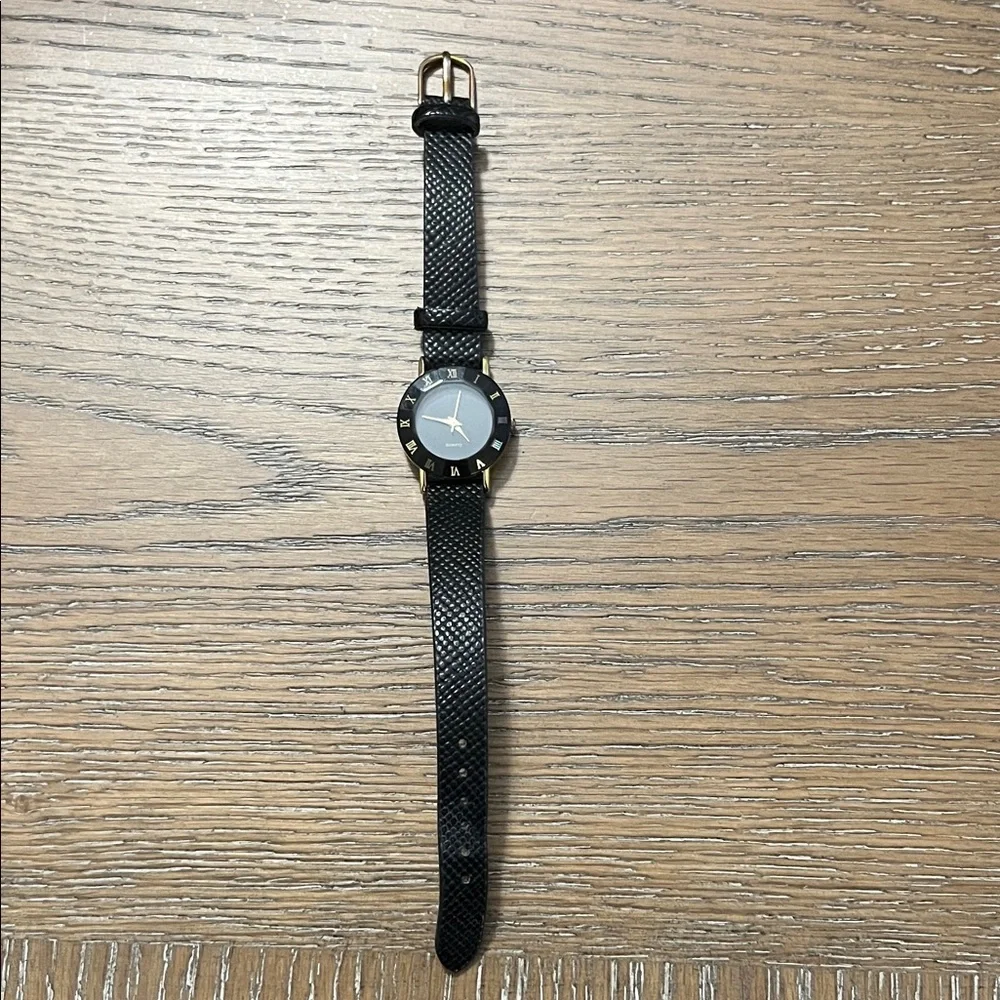 Accutime Elegant Black Faux‎ Leather Vintage Watch